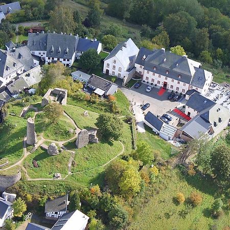 Schlosshotel Burghaus Kronenburg Dahlem  Eksteriør bilde