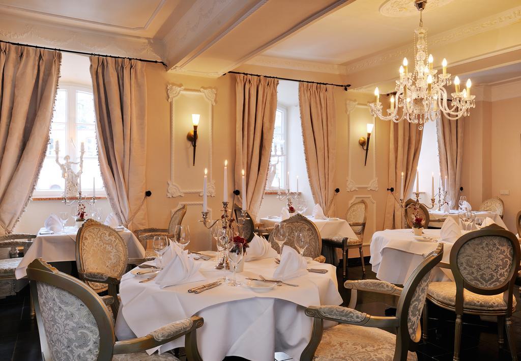 Schlosshotel Burghaus Kronenburg Dahlem  Eksteriør bilde