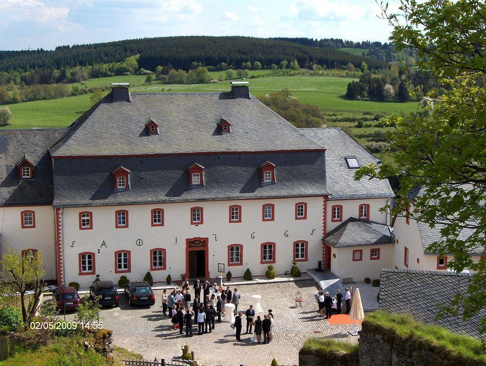 Schlosshotel Burghaus Kronenburg Dahlem  Eksteriør bilde
